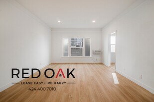 1818 Whitley Ave in Los Angeles, CA - Building Photo