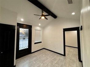 300 Ave B in Ennis, TX - Building Photo - Building Photo