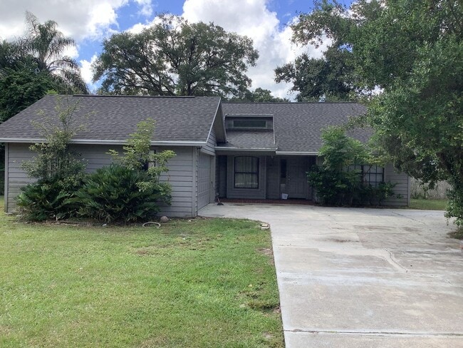 1035 Burrisridge Dr in Lakeland, FL - Building Photo - Building Photo