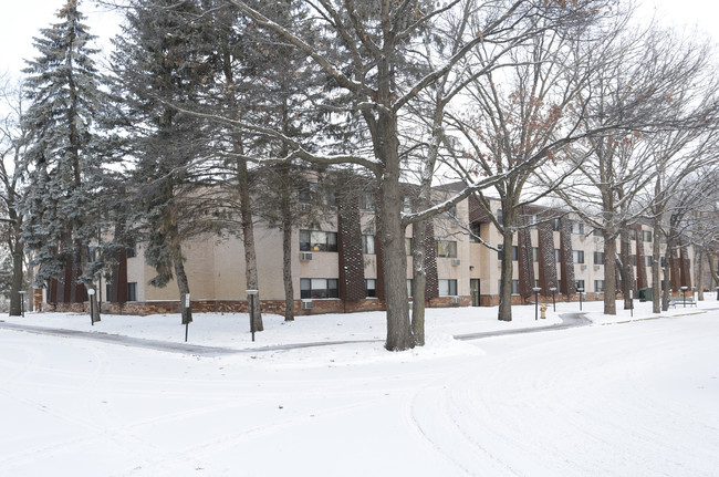 Dublin Park Senior Apartments in Coon Rapids, MN - Building Photo - Building Photo