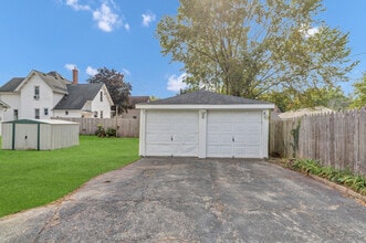 345 Illinois St in Carpentersville, IL - Building Photo - Building Photo