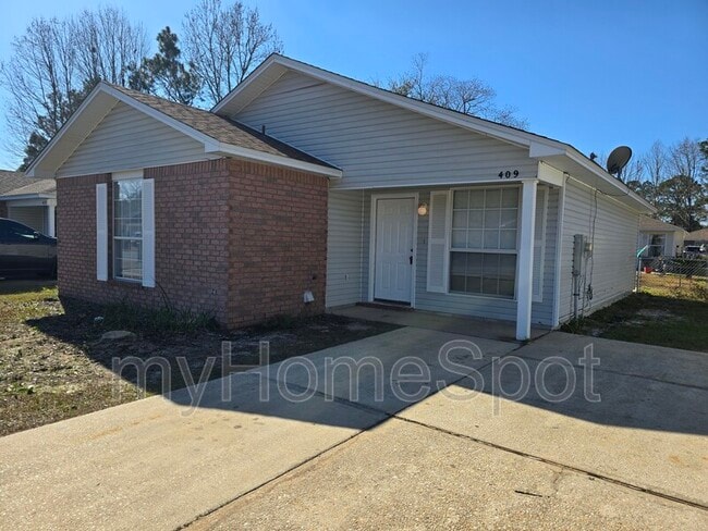 409 Shadow Way Ln in Pensacola, FL - Building Photo - Building Photo