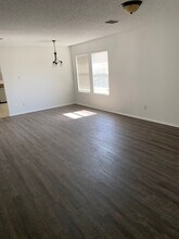 2701 Woodlake Pkwy in Little Elm, TX - Foto de edificio - Building Photo