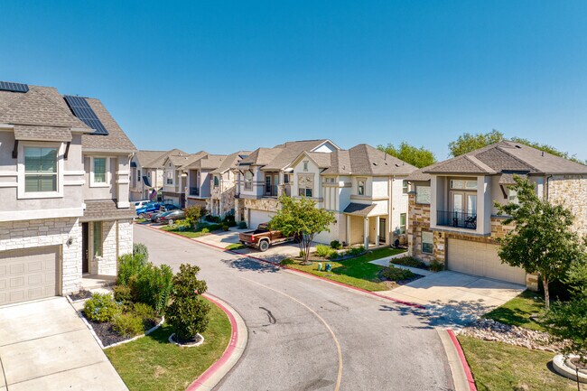 The Retreat At Town Centre in Round Rock, TX - Building Photo - Building Photo