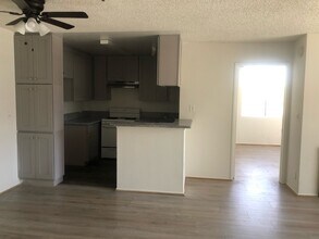 1621 Venice Blvd, Unit 204 in Los Angeles, CA - Foto de edificio - Building Photo