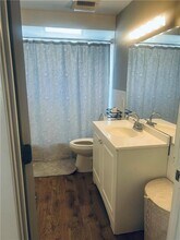 858 Lower River Rd in Lincoln, RI - Foto de edificio - Building Photo