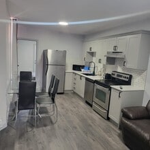 4825 Saint-Urbain Rue in Montréal, QC - Building Photo - Building Photo
