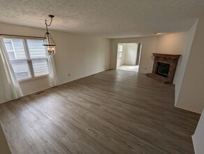 1417 Hollow Wood Ln in Avon, OH - Building Photo - Building Photo