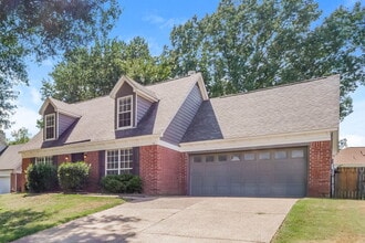 40 Center Oak Dr in Oakland, TN - Building Photo - Building Photo
