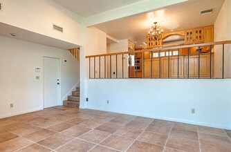 13240 Fiji Way in Marina Del Rey, CA - Building Photo - Building Photo
