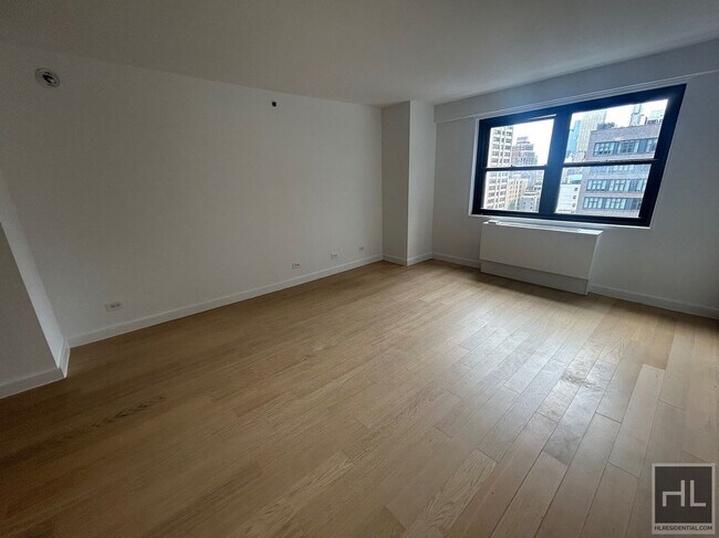 East 39th Street in New York, NY - Building Photo - Building Photo