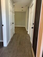 670 E Holly Ct in Laredo, TX - Building Photo - Building Photo
