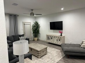 12810 Heddington Grv Ln in Houston, TX - Building Photo - Building Photo