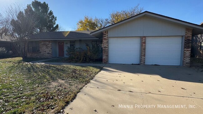 8206 Lynnhaven Ave in Lubbock, TX - Building Photo - Building Photo
