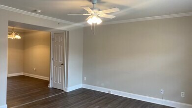 22 Villa Ct SE in Smyrna, GA - Foto de edificio - Building Photo