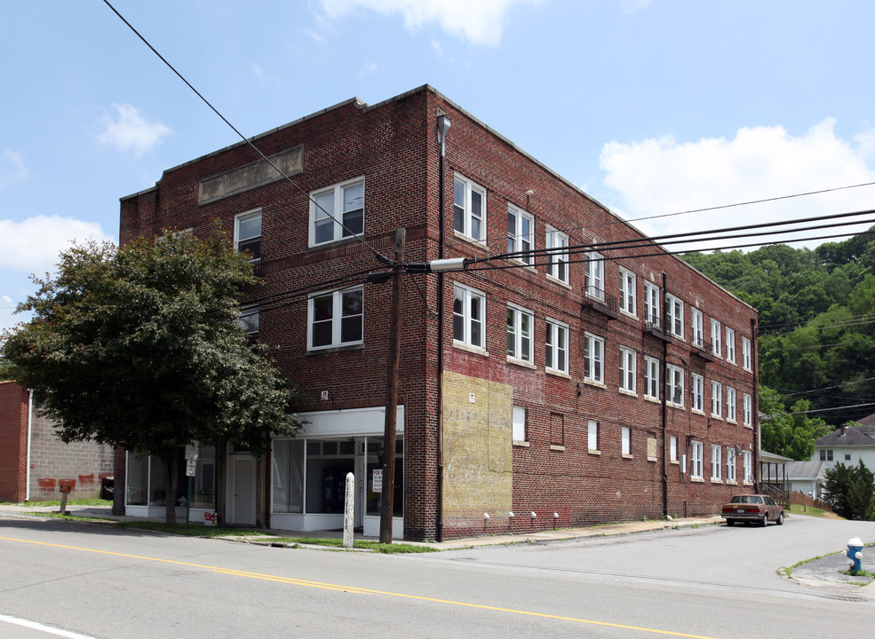 1713-1717 Bluefield Ave in Bluefield, WV - Building Photo