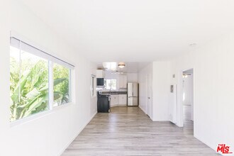 2322 Ocean Ave in Los Angeles, CA - Building Photo - Building Photo