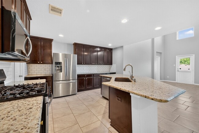 property at 6919 Kingsford Gable Ct