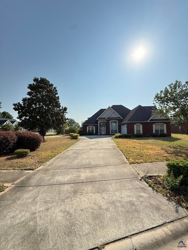 136 Roseine Dr in Warner Robins, GA - Building Photo - Building Photo