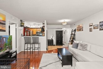 1024 N Utah St in Arlington, VA - Building Photo - Building Photo