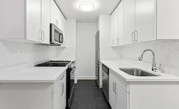 411 E 88th St in New York, NY - Building Photo - Building Photo