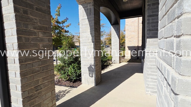 property at 1922 Renwick Dr