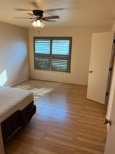 2405 Camino Capitan in Santa Fe, NM - Foto de edificio - Building Photo