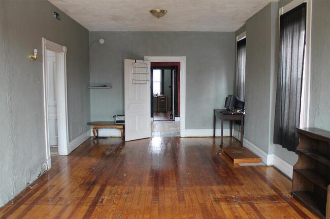 property at 2839 Cherokee St