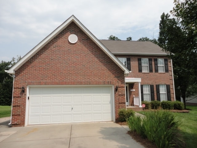 4205 Clovelly Dr in Greensboro, NC - Building Photo