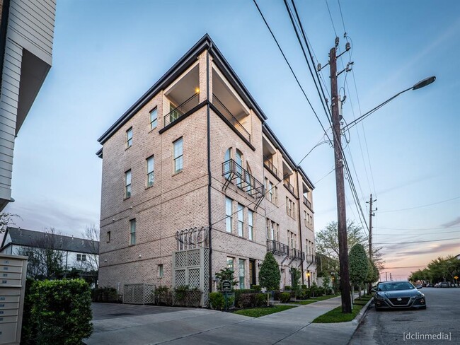 property at 2709 Capitol St