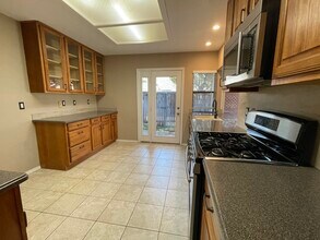 3909 Winter Park Ln in Addison, TX - Building Photo - Building Photo