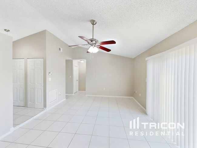 2901 Bedford St in Deltona, FL - Building Photo - Building Photo