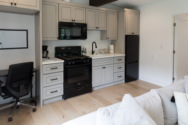 342 North Fuller Avenue in Los Angeles, CA - Building Photo - Building Photo