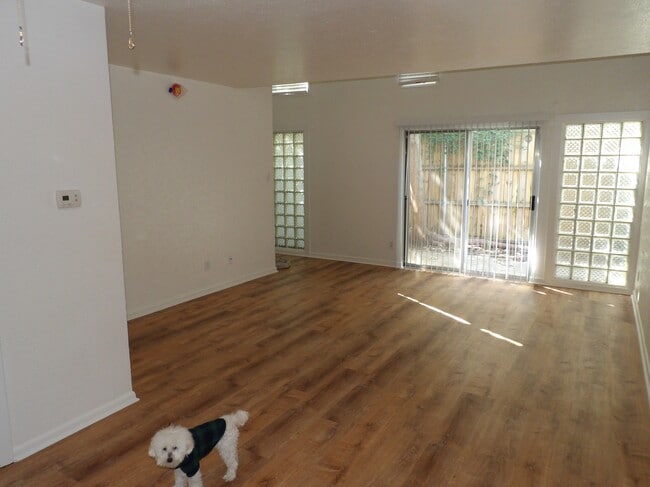 4319 Buena Vista St, Unit 4 in Dallas, TX - Building Photo - Building Photo