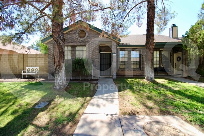 property at 118 N Heritage Dr