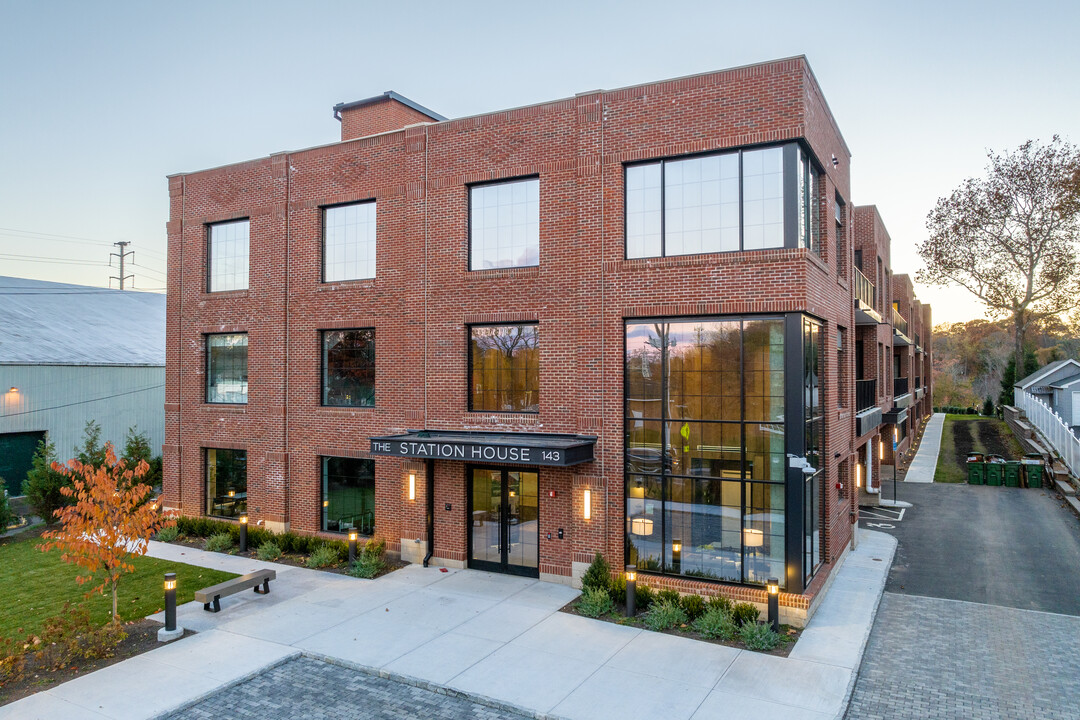 The Stationhouse in Greenwich in Old Greenwich, CT - Building Photo