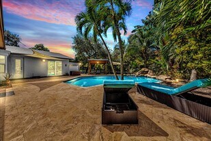 2931 SW 108th Way in Davie, FL - Building Photo