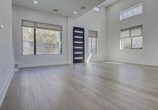 4903 Lyons Rd in Austin, TX - Building Photo - Building Photo