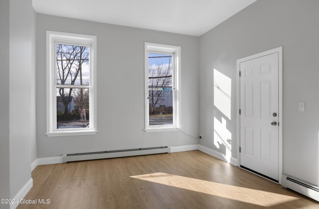13 Delaware St in Albany, NY - Building Photo - Building Photo