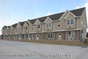 33 Vanderbilt Ave in Leonardo, NJ - Building Photo