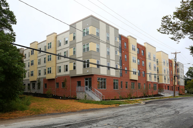 Berger Square in Odenton, MD - Foto de edificio - Building Photo