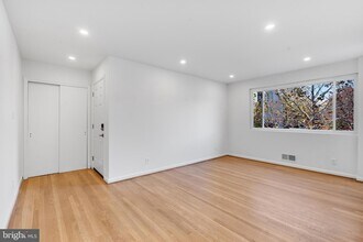 618 19th St S, Unit B in Arlington, VA - Building Photo - Building Photo