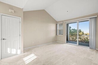 1982 W Bayshore Rd in East Palo Alto, CA - Building Photo - Building Photo
