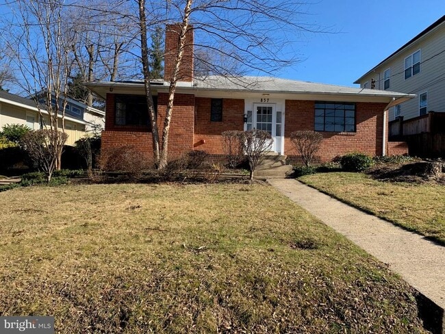 property at 857 N Jacksonville St