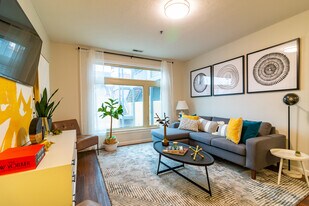 East Village in Columbus, OH - Building Photo