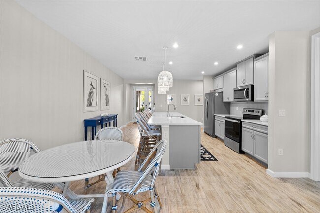 property at 4713 Arboretum Cir