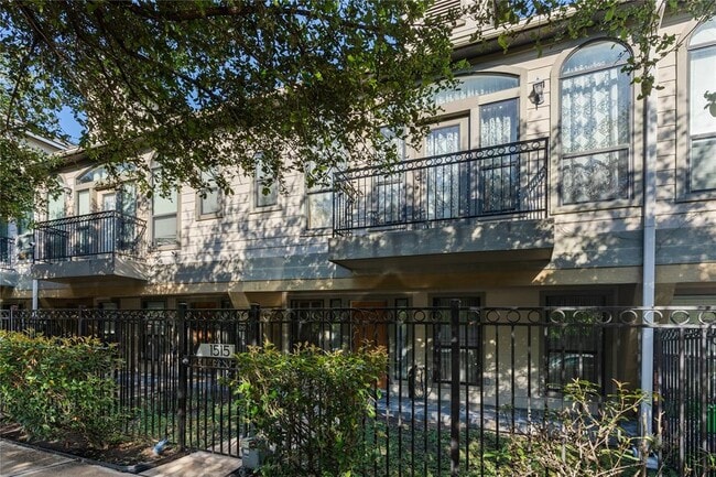property at 1515 Paige St