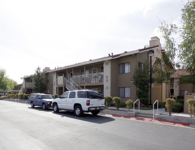 Creekside Village Senior Apartments in Sacramento, CA - Building Photo - Building Photo