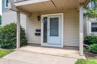 808 Eastbrooke Ln in Rochester, NY - Building Photo - Building Photo