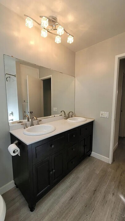2311 Carnegie Ln, Unit 01 in Redondo Beach, CA - Building Photo